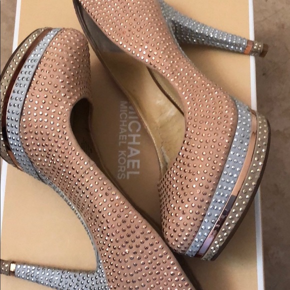 Gianni Bini two tone heels - Picture 4 of 7